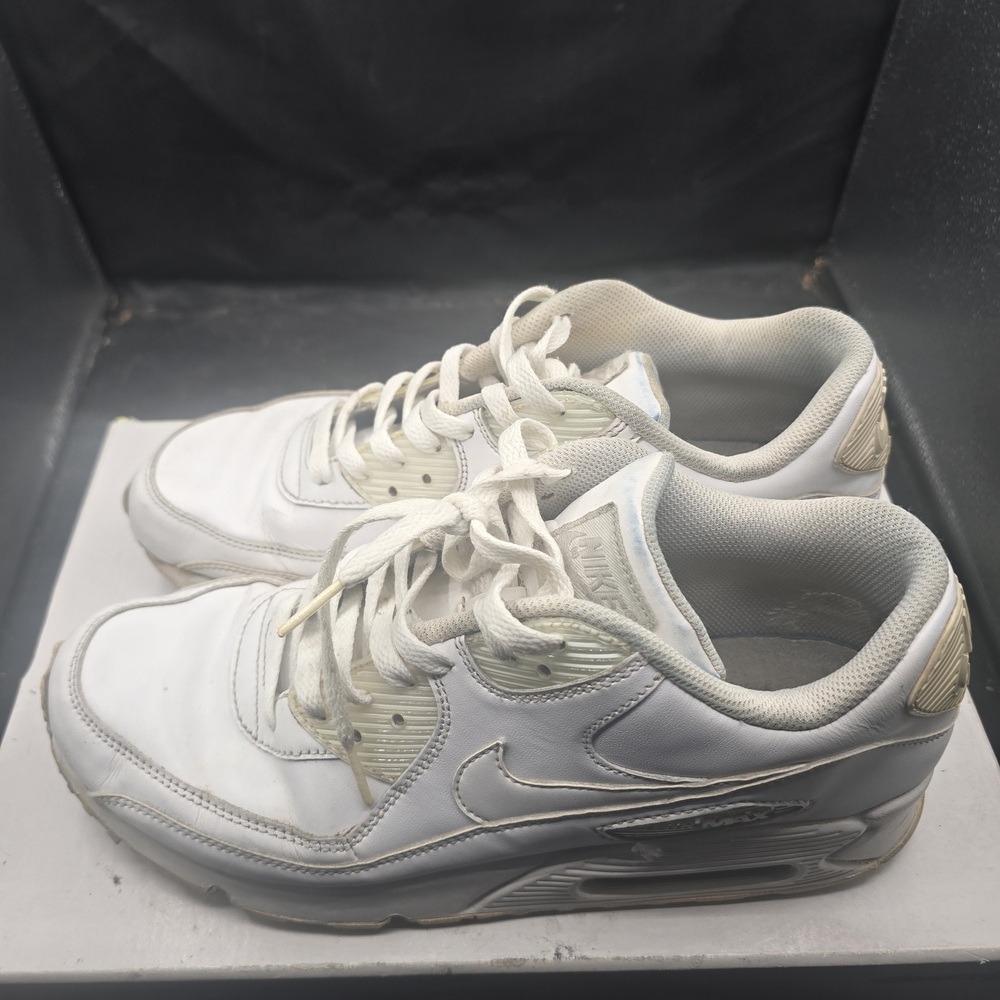 Nike Mesh White Sneakers - image 5